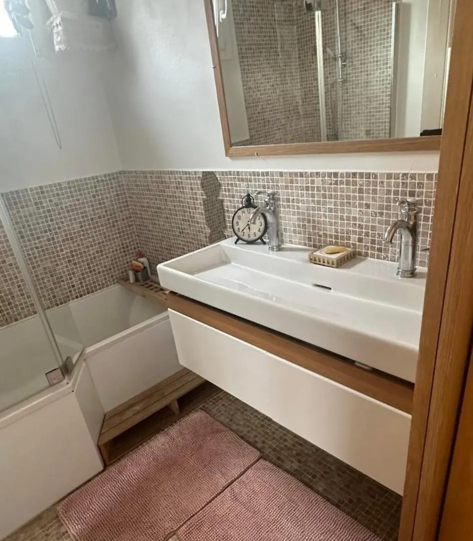 Grand Appartement Familial Parisien, Avec Balcon Et Parking 0*, باريس