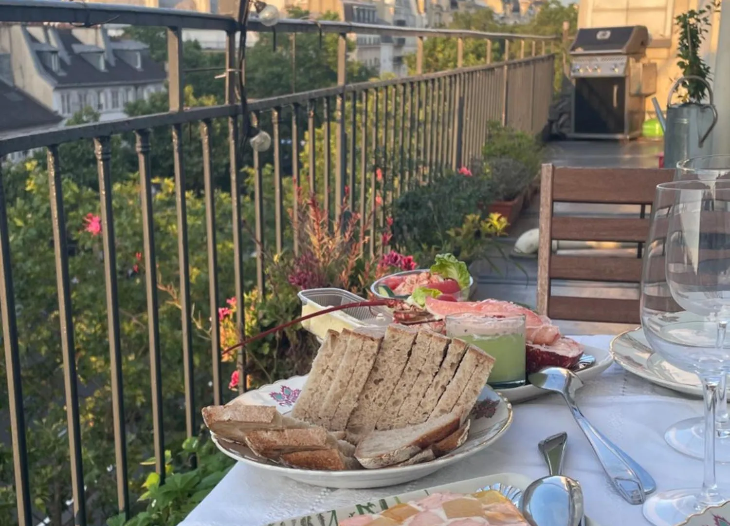 Apartment Grand Appartement Familial Parisien, Avec Balcon Et Parking France