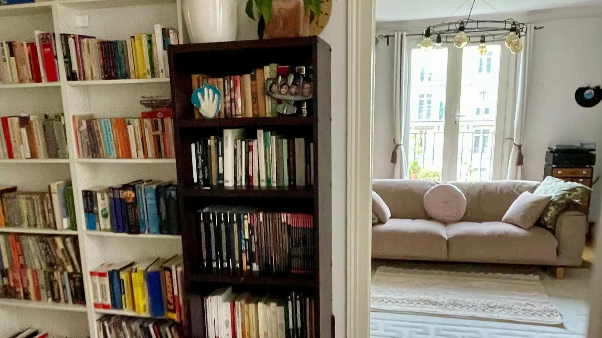 Grand Appartement Familial Parisien, Avec Balcon Et Parking 0*, Paris France